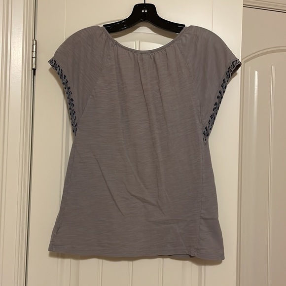 American Eagle Grey Top - Picture 3 of 3